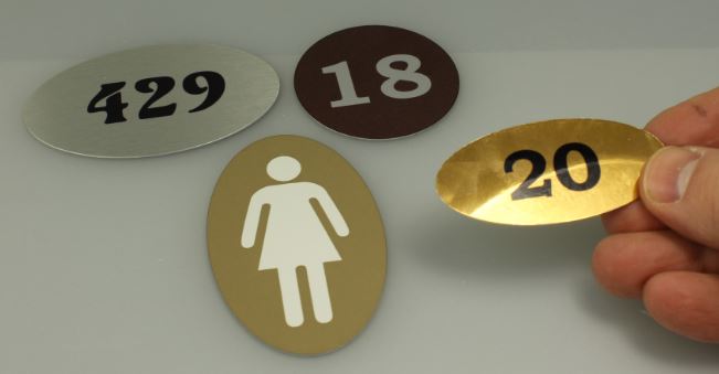 Uksenumbrid, korterinumbrid, metallist alustel